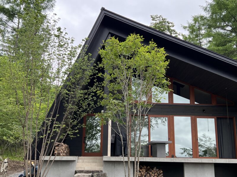 かね折り屋根の山荘　蓼科高原