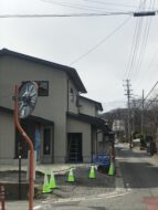 外部足場が外れて外構工事スタート「東西にひろがる家 」松本市