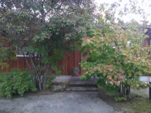 工事中の別荘の現場へ（軽井沢町、高森町）、飯田市のお宅訪問 / 先週末の林建築設計室