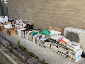 事務所の資料整理