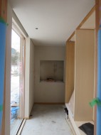内装の仕上げ工事 進行中です 「並ぶ方形の家」軽井沢町