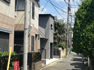 「回游書架の家」東京都世田谷区 竣工