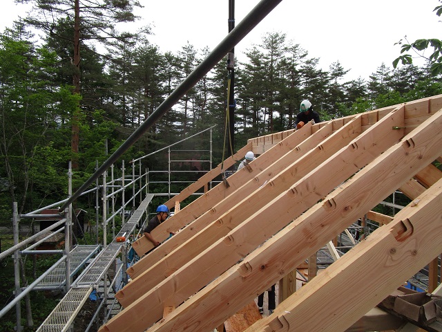 白馬の山荘　建て方