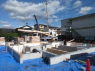 材木搬入と土台敷き「対角にひらく家 」松本市