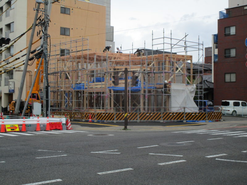 建て方　街角のコートハウス　松本市