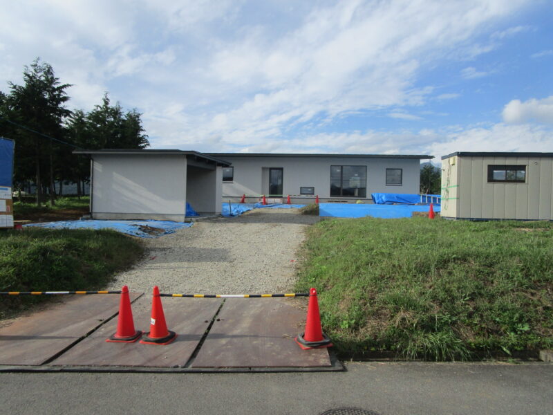 霧ヶ峰を望む家　茅野市