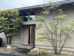 建築相談（軽井沢）、設計の打合せ（霧ヶ峰）、敷地の確認（松本） / 先週末の林建築設計室