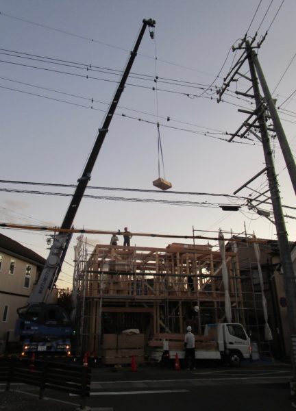 建て方　「通り土間の家」松本市