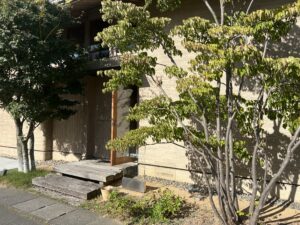 蓼科で地鎮祭、事務所で設計打合せ、Zoomで建築相談 / 先週末の林建築設計室