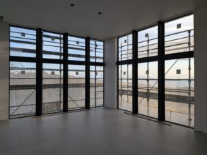 内装工事進行中 霧ヶ峰高原の住宅「視座の家」