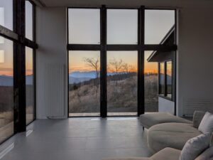 霧ヶ峰高原で竣工引渡し、住宅と別荘の設計打合せ / 先週末の林建築設計室