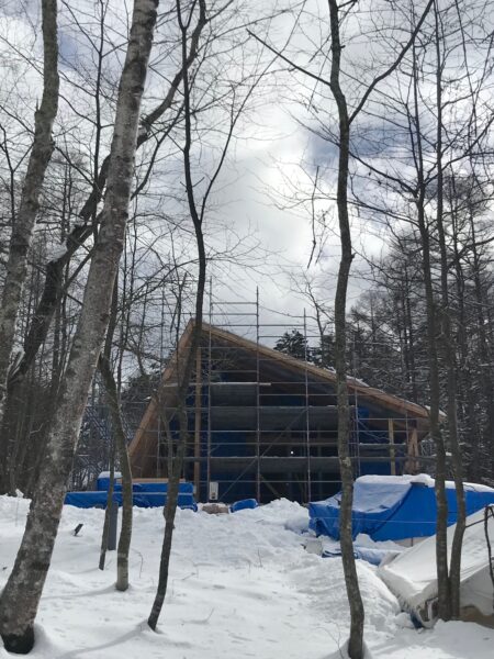 かね折り屋根の山荘　蓼科高原